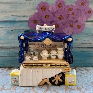 Vintage Porcelain Box 🫖🦋